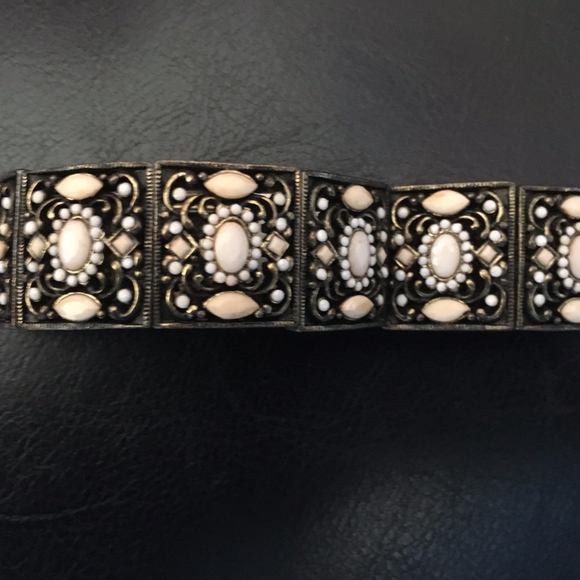 Vintage Coral Stretch Bracelet - Picture 1 of 1